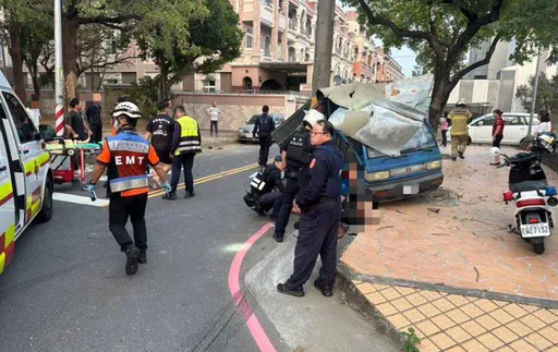 死性不改！毒蟲無照載友人孩子上路　拒檢撞車害童重傷　檢偵結求處重刑