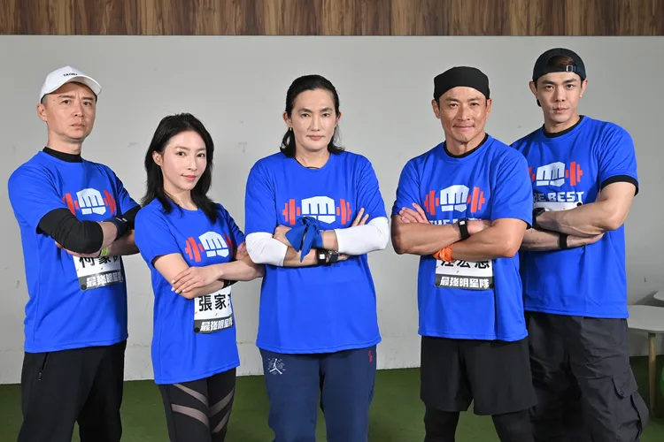 左起何豪傑、張家瑋、錢薇娟、江宏恩、李家慶。台視提供