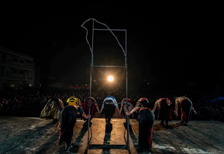 火舞團表示，一向重視演出安全，本次因氣候造成意外也將作為重要檢視。翻攝火舞團臉書