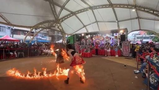 火舞出意外！女舞者下半身著火　百人圍觀沒援手