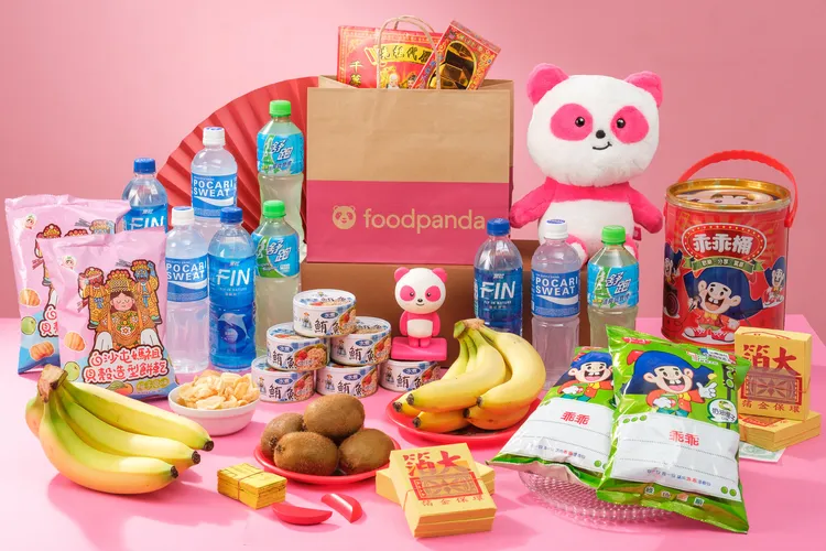 遶境補給需求升溫帶動商機，運動飲料訂單增4成，奇異果因諧音寓意成為人氣供品。foodpanda提供