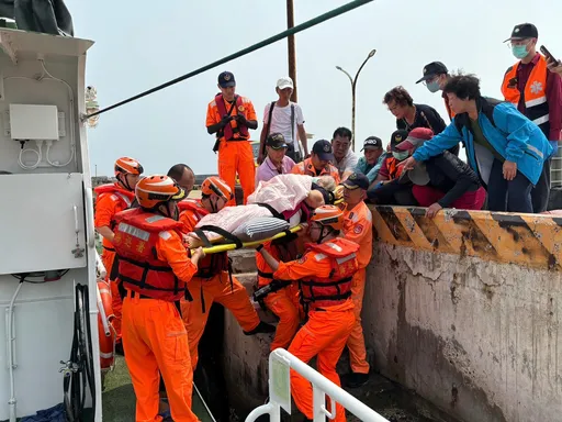 七美8旬老婦骨折求助無門　海巡快艇接送返澎湖送醫