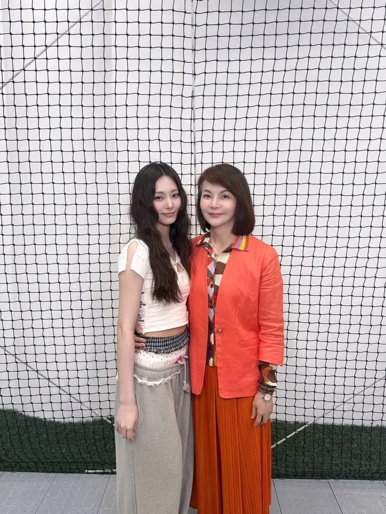 TWICE在台北大巨蛋連唱3天，子瑜媽媽到場支持。翻攝IG