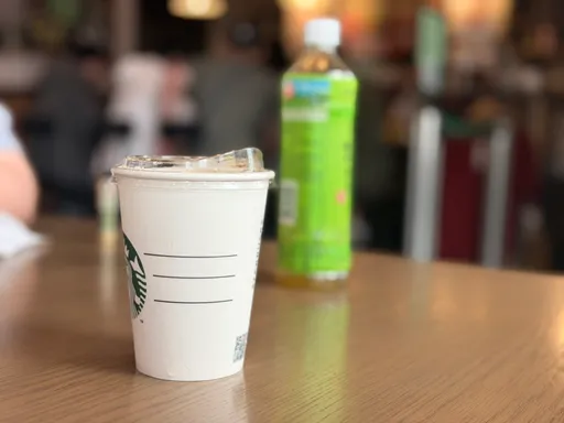 不喝水只靠咖啡跟茶續命？　營養師警告：恐讓腎臟長期超負荷