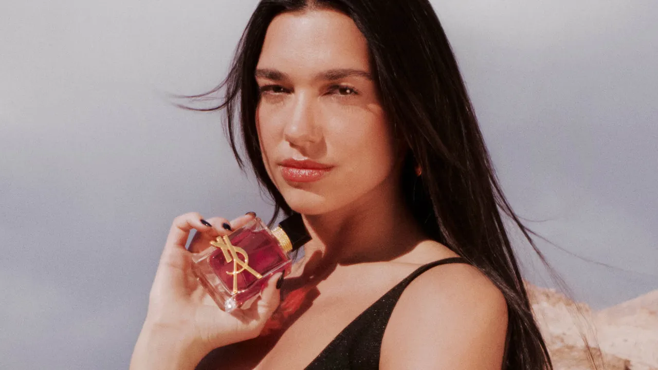 Dua Lipa拍攝自由不羈沁心之果香水廣告。品牌提供