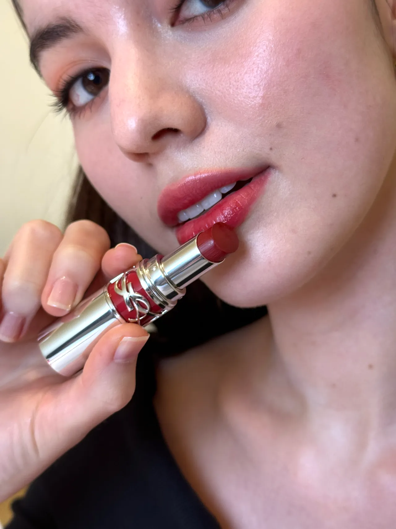 YSL情挑誘光水唇膏#219沁心之果，1650元。張家玲攝