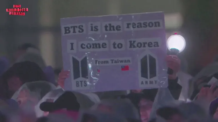 ARMY TIME時拍到台灣ARMY的應援版。翻攝X