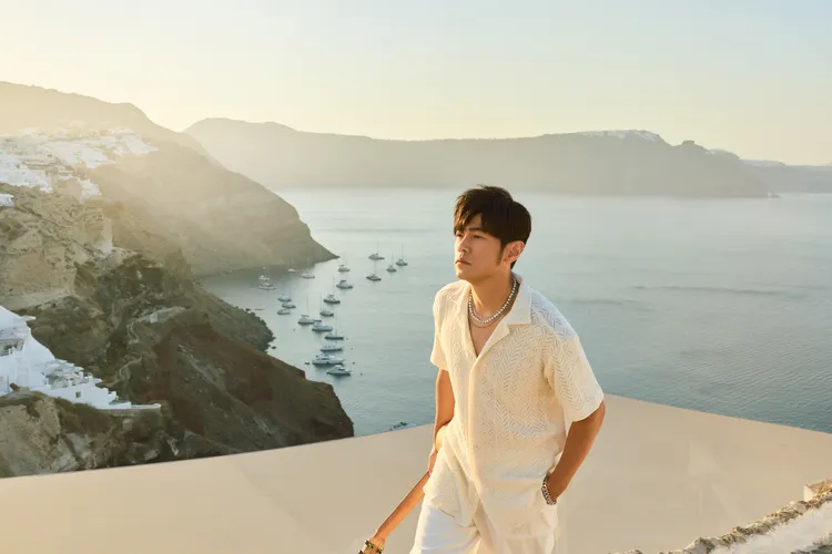 周杰倫新歌《愛琴海》將希臘地中海美景，盡收其中。杰威爾提供