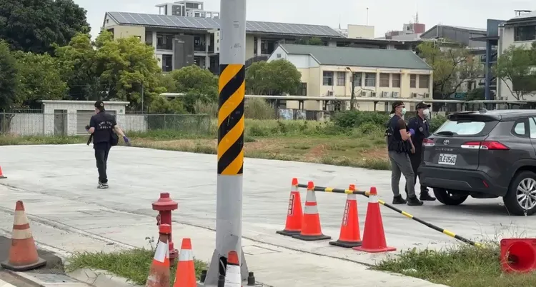 現場進行道路工程，監視器都拆除，警方擴大追緝終於找到犯嫌。民眾提供
