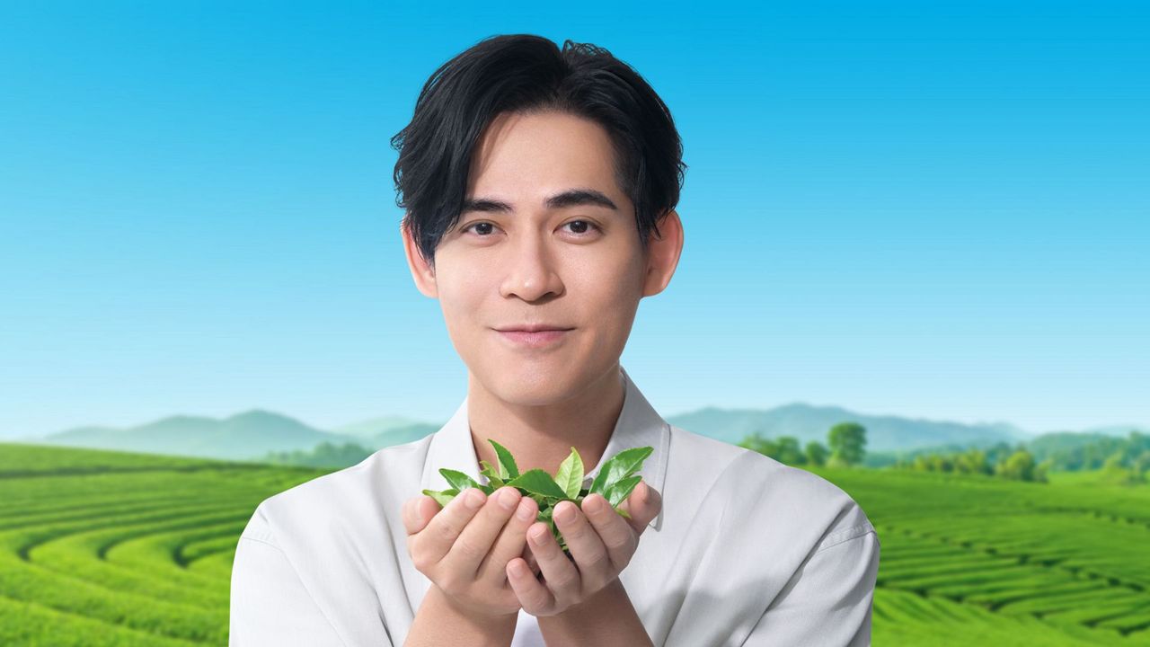 周渝民現身街頭!「1動作」全場安靜