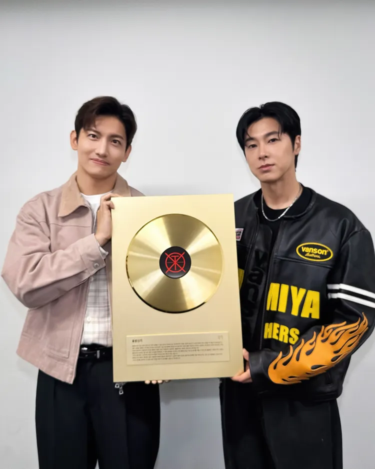 東方神起擁有海外藝人「首次及最多次」站上日產體育場的雙頭銜。翻攝SM娛樂