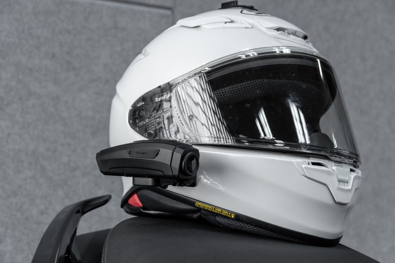 主打防手震與長續航 id221 ACTION C6頭戴式雙鏡頭行車記錄器登場