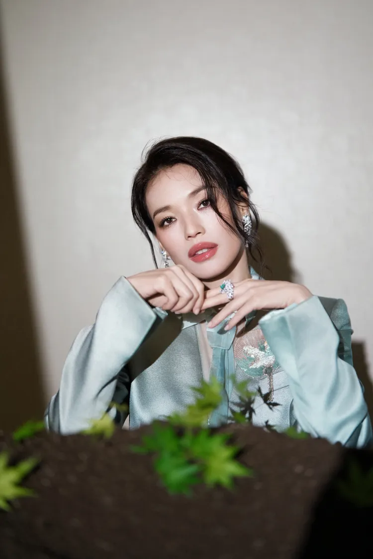 舒淇透露下工後吃了長壽麵。品牌提供