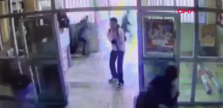 14日槍擊案一名校友回母校大開殺戒。翻攝自X