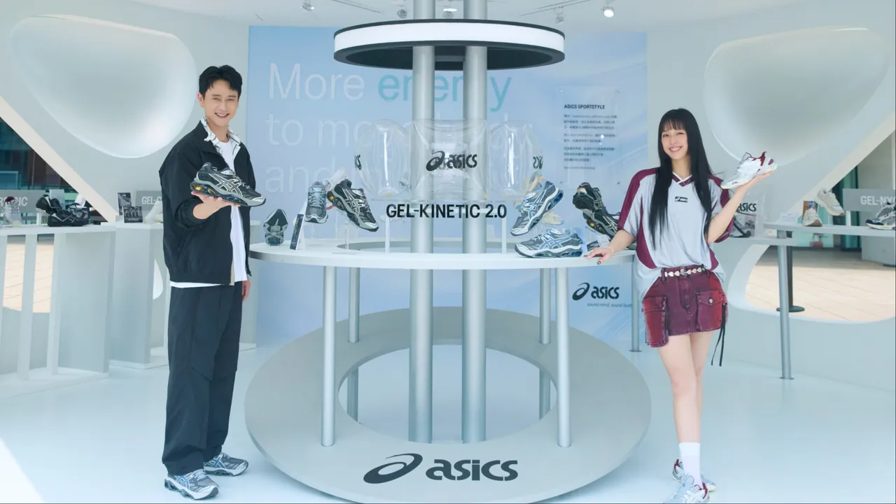 劉冠廷（左）、王渝萱（右）一同出席ASICS活動。品牌提供