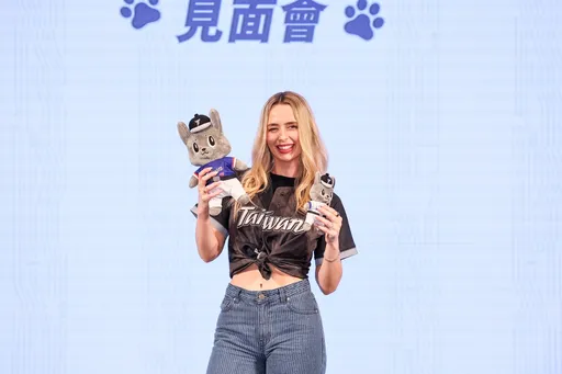 台灣路人頻對「費仔」告白！「費嫂」有嚇到