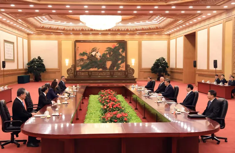 鄭麗文率國民黨訪問團，10日與中共中央高層會面。國民黨提供