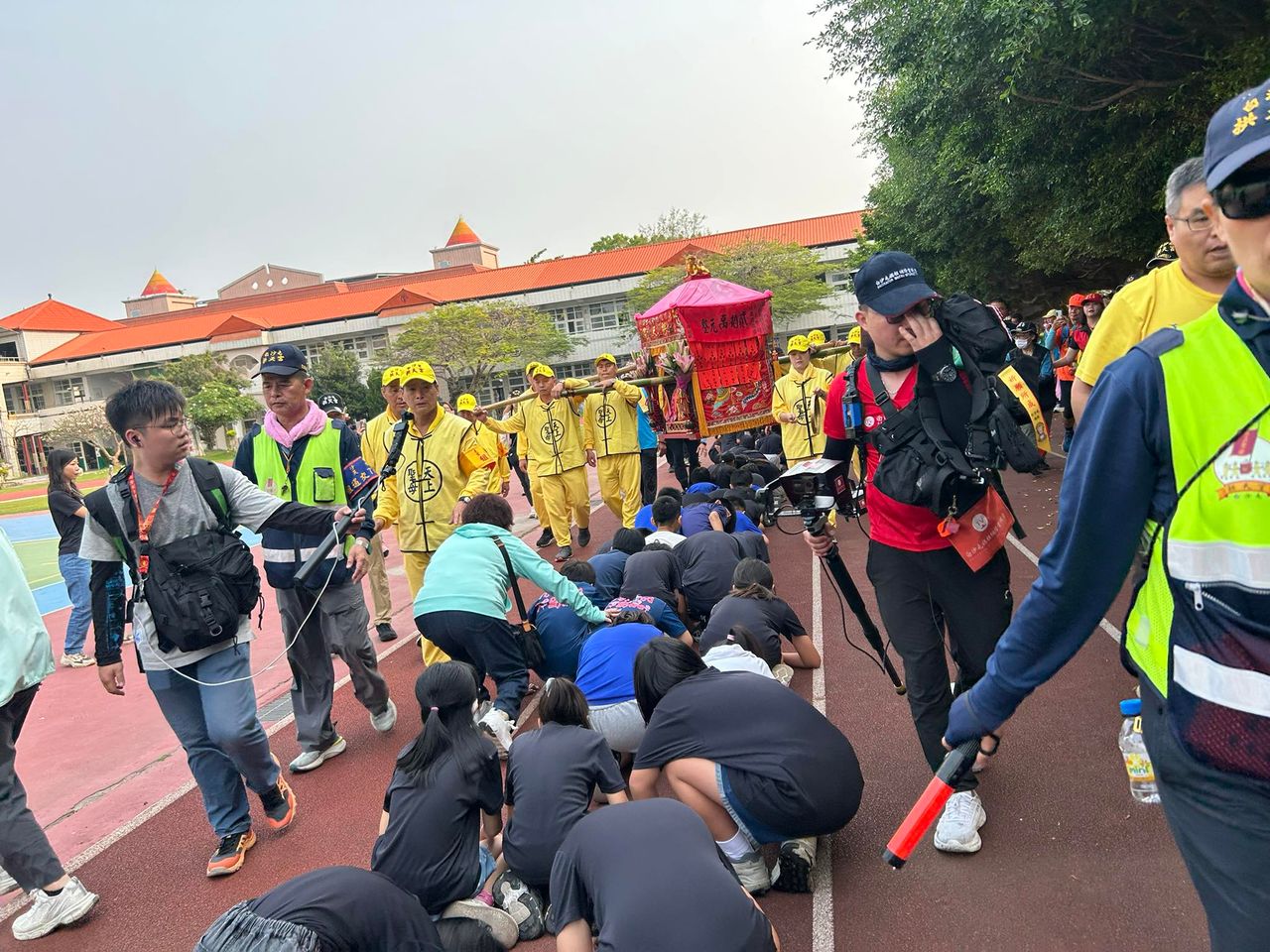 白沙屯媽祖衝田尾國小停駕「這4字」前 網:教大家做人道理