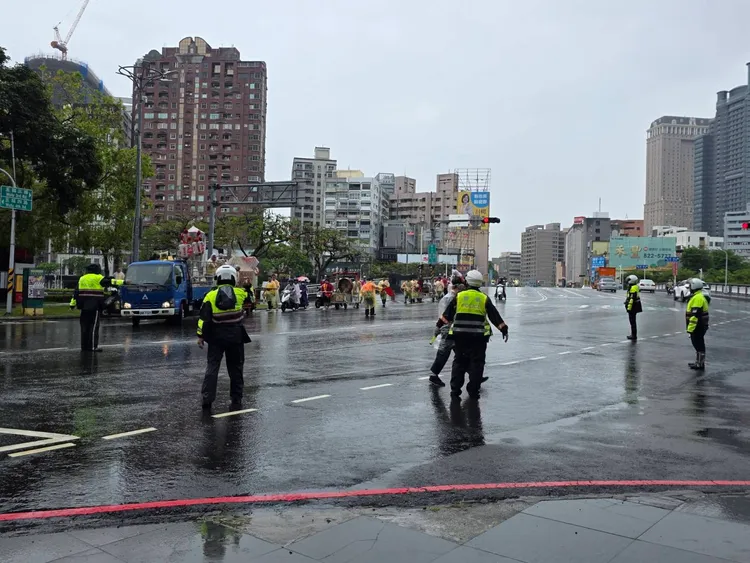 警方全程編排警力執行維安及交通疏導勤務。翻攝畫面