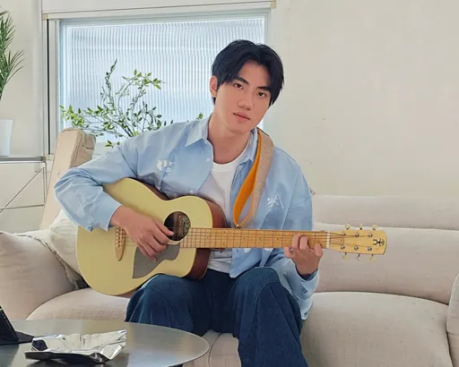 男星化身虛擬男友　被3名女學生街頭示愛好害羞