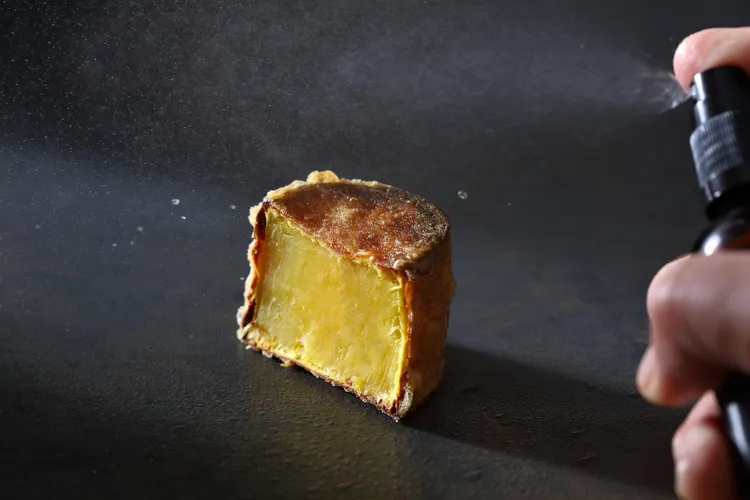 炸物地瓜搭配福海等外米酒款，能為濃厚的地瓜以俐落清爽滋味作結。業者提供