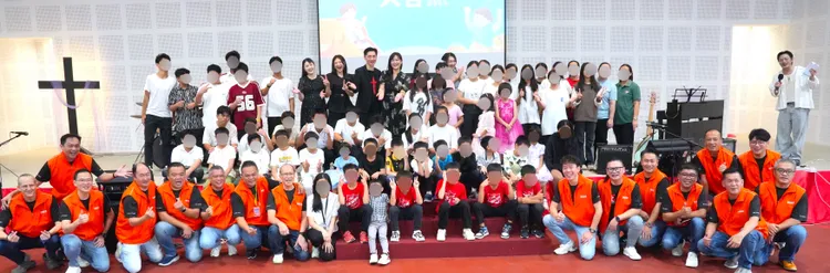 藝起發光今到古晉當地教會舉辦兒童節活動。藝起發光、蒙福教會提供