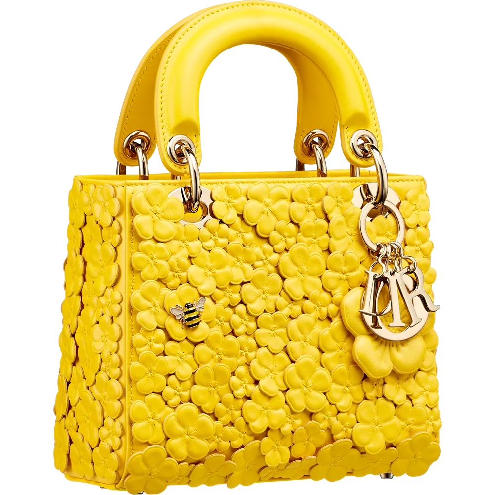 Lady Dior黃色幸運草小羊皮迷你提包，30萬5000元。品牌提供