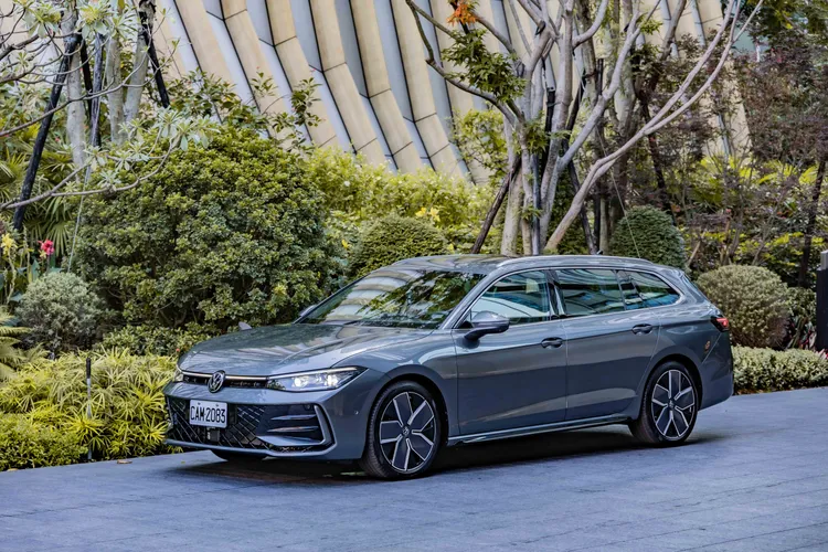 Passat定位為品牌旗艦旅行車，著重座艙舒適與科技配備。業者提供