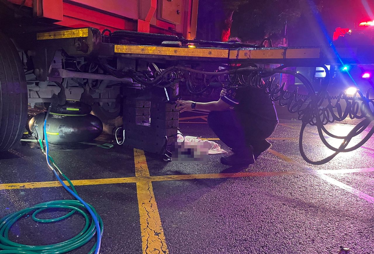 南投聯結車撞機車 19歲女騎士慘死輪下