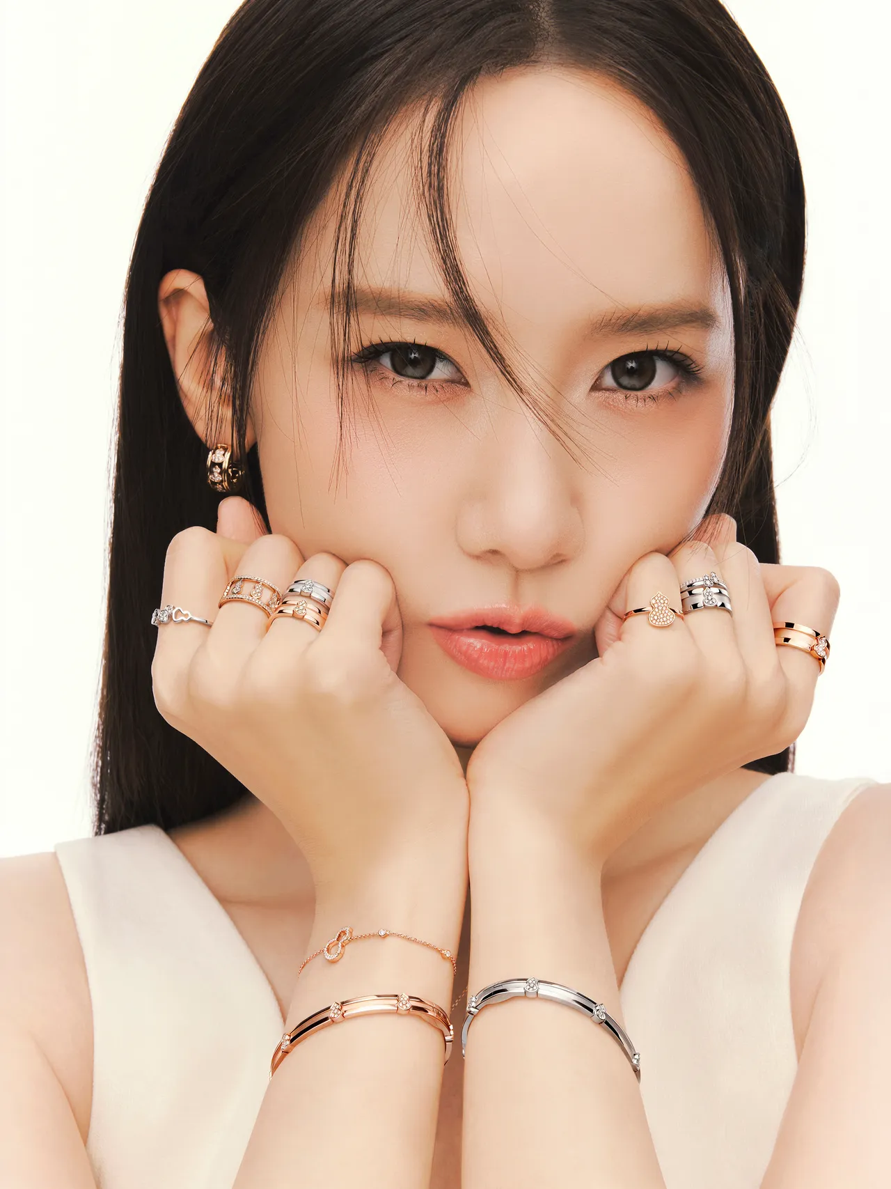 潤娥拍攝Qeelin春日形象大片。品牌提供