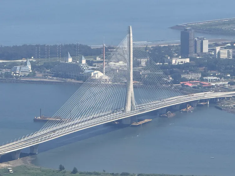「淡江大橋」通車前就帶來周邊紅利，兩岸「新生活圈」魅力強勢升級。謝仁禮攝