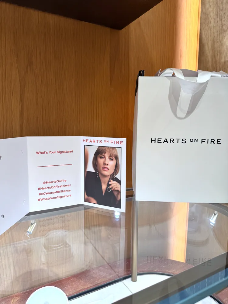 Hearts On Fire今年迎接30周年，帶來「What’s Your Signature?」主題形象。張家玲攝