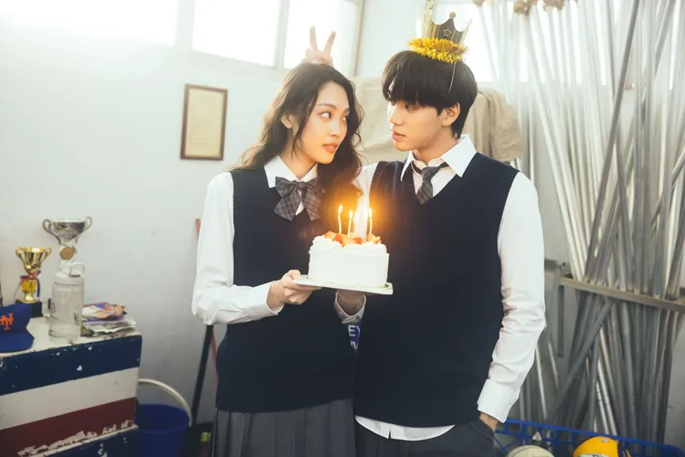 鄭馥儀女校出身，直讚貢丸圓了「學長」夢。華研國際提供