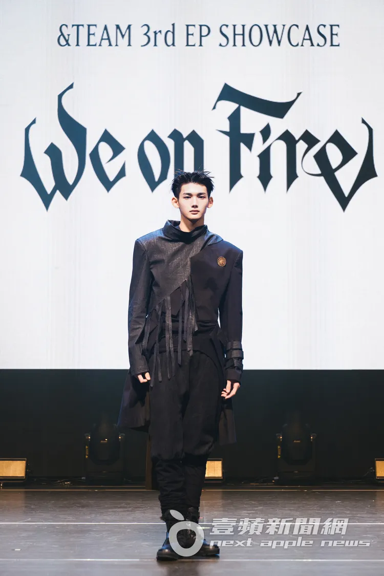 JO巴掌臉搭配高挑身材，展現完美比例。 YX LABELS提供