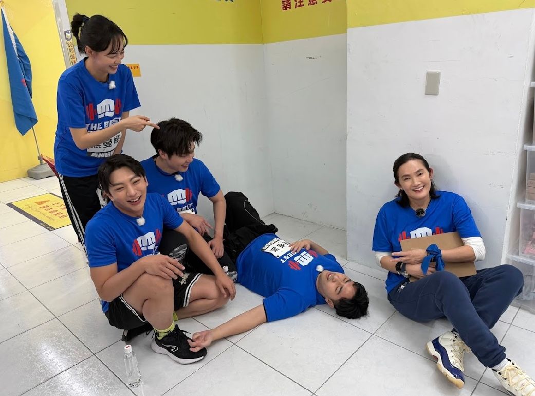 鹿希派體力不支倒地畫面曝光 錢薇娟無奈「叫他爸來」