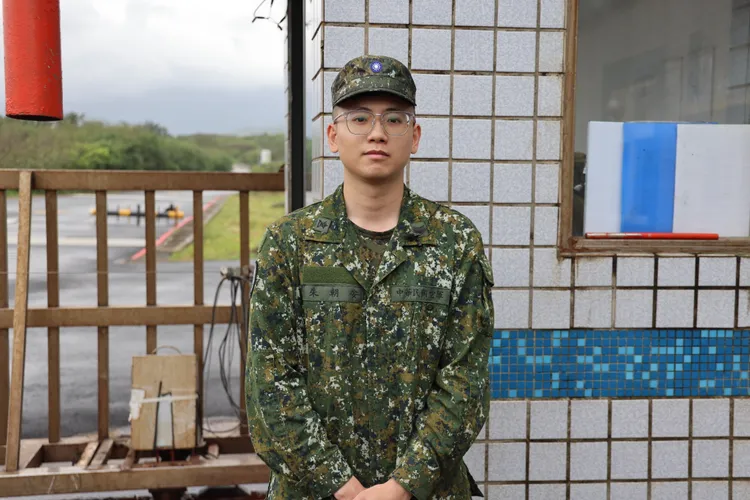 憲兵十二中隊石門分隊衛哨。李俊毅攝