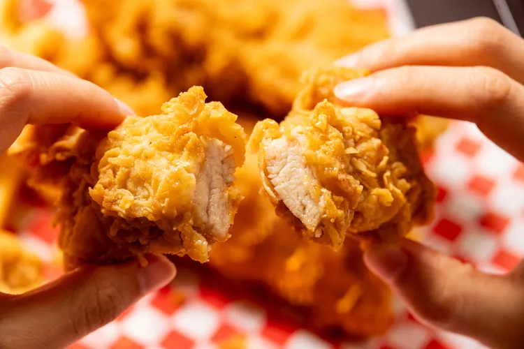 將於4月14日推出全新主餐「爆脆無骨雞腿霸」。肯德基提供