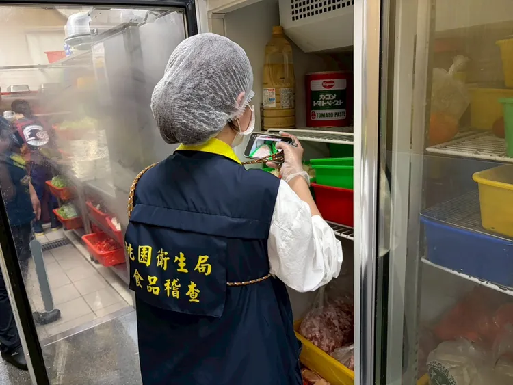 衛生局人員稽查。衛生局提供
