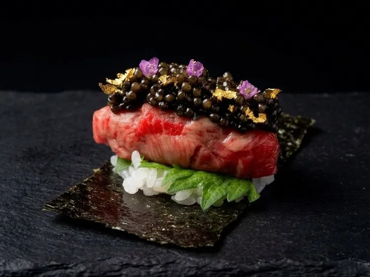魚子醬和牛壽司。業者提供