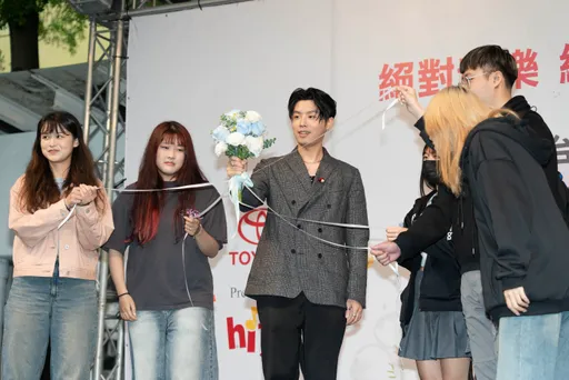 HowZ認愛袁惟仁超正女兒　抽棒花愛情事業兩得意如有神助