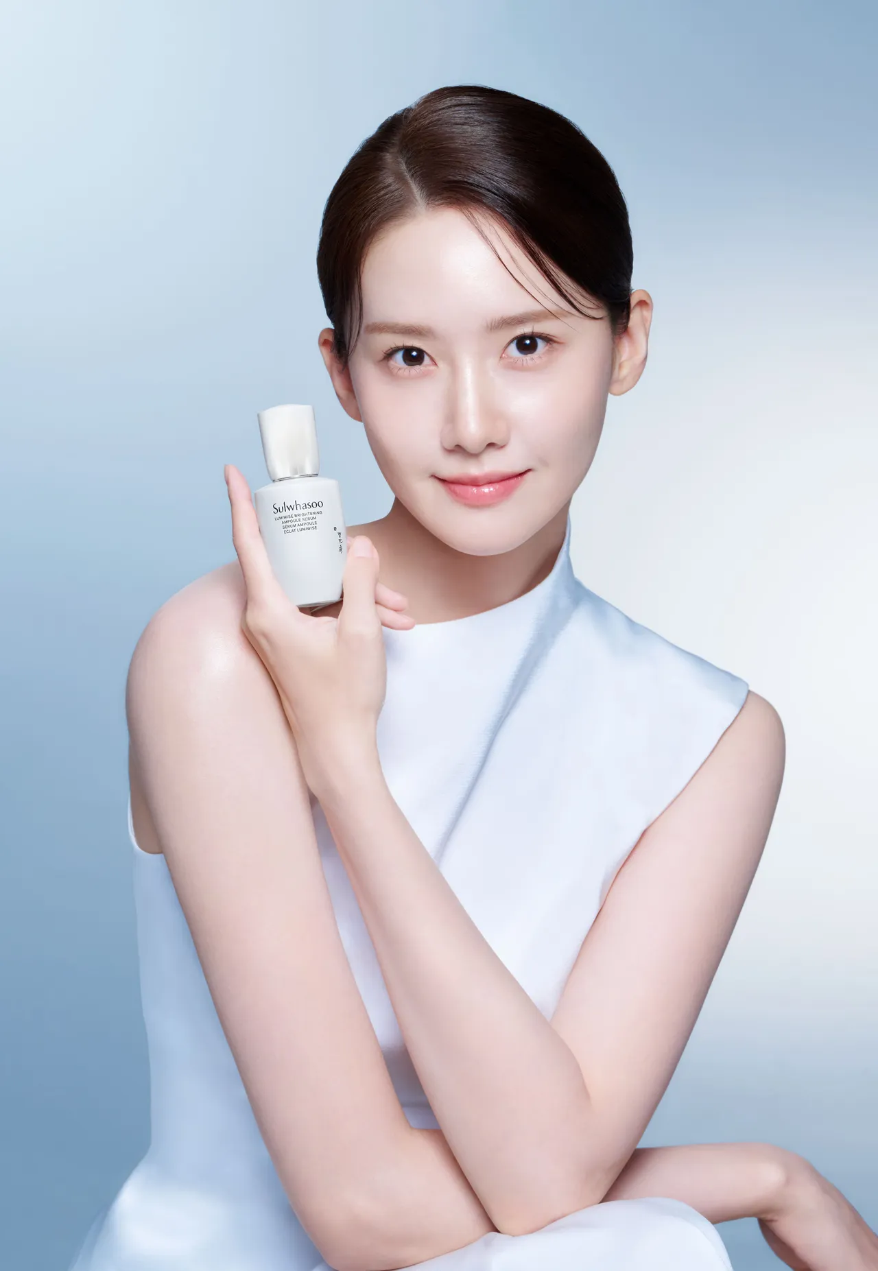 潤娥用雪花秀滋晶煥白系列打造嫩白肌。品牌提供