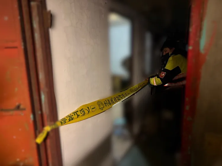 警方拉起封鎖線。翻攝畫面