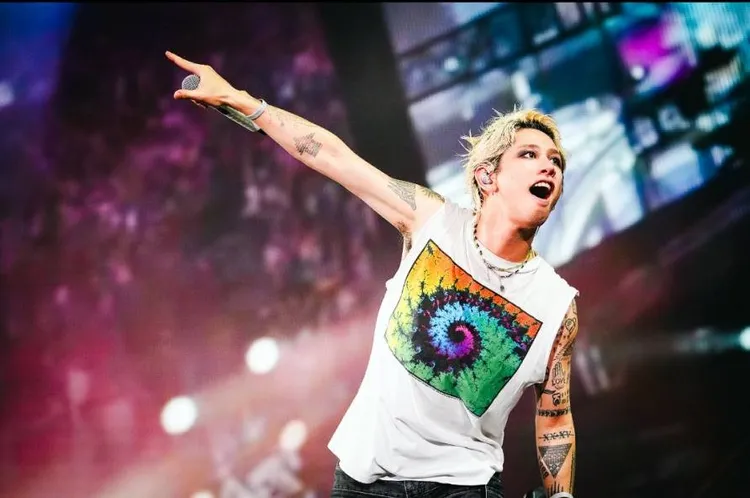 日本搖滾天團ONE OK ROCK主唱Taka。秀泰娛樂提供