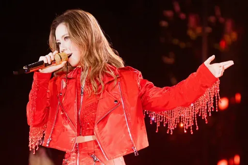 鄧紫棋首登大巨蛋吸6.85億票房！超狂紀錄超越BLACKPINK、瑪丹娜