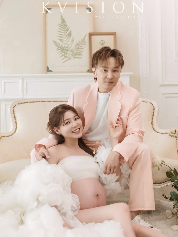 謝京穎儀式感滿滿，拉老公拍孕婦寫真。翻攝謝京穎臉書