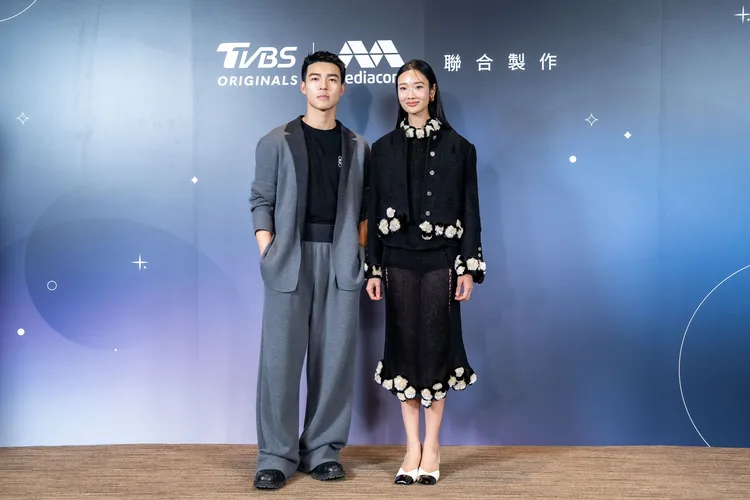 陳昊森(左)與Aokbab茱蒂蒙劇中有許多精彩對戲。TVBS提供