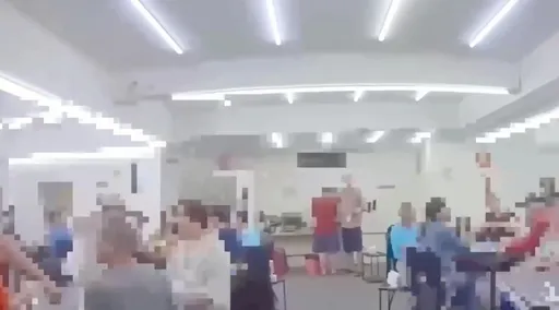 西門町商圈棋牌社藏麻將賭場　警突擊搜索帶回30人