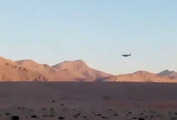 現場位於伊朗高地。圖為美軍最後一架起飛的運輸機。翻X@Babak Taghvaee