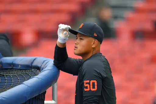 李灝宇昔「徒手折斷球棒」影片曝光！網：球棒是紙糊的？