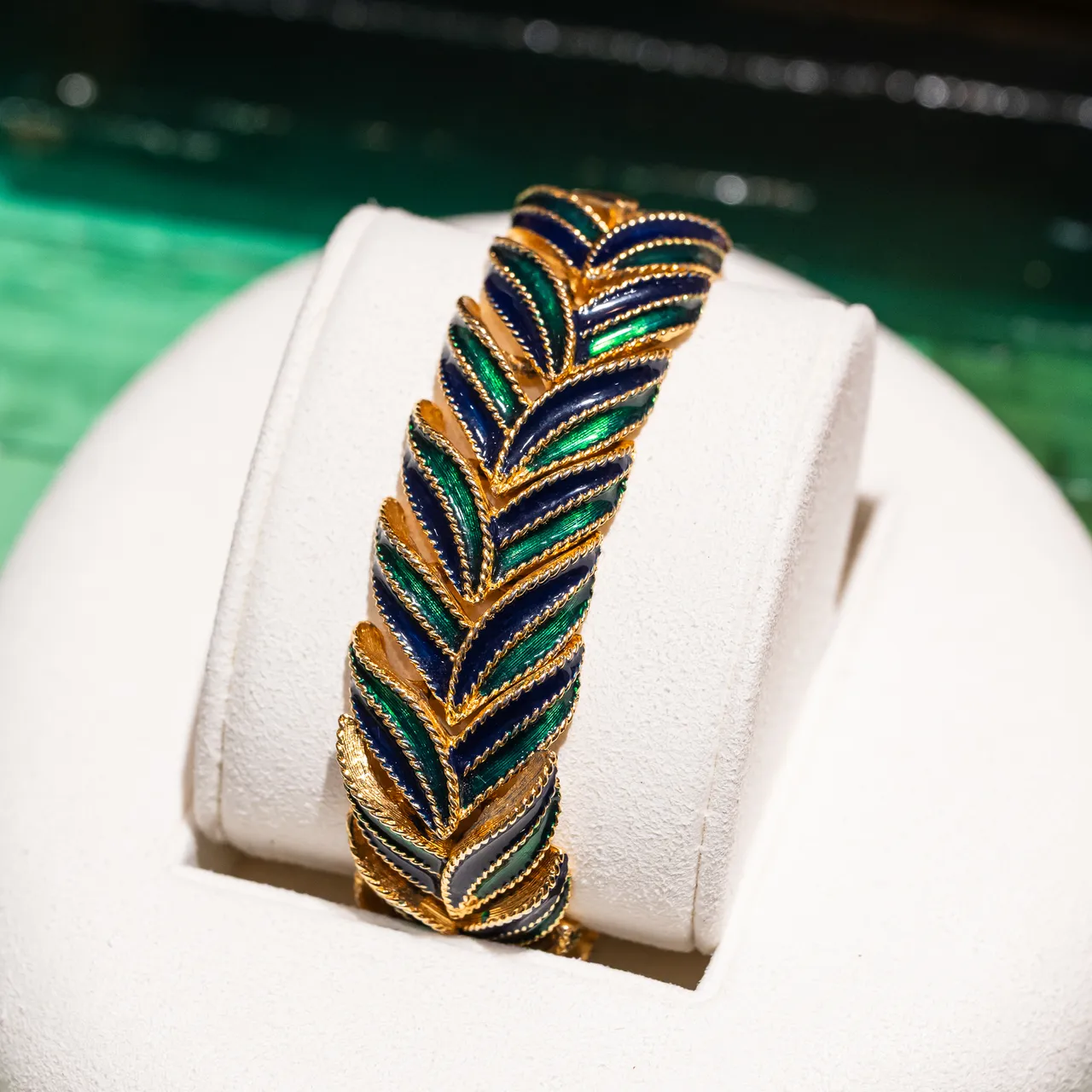 FRED傳承系列手鍊，1970年代，鍍金金屬，琺瑯。品牌提供